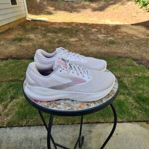 Brooks Adrenaline 24 1204261B159 Chateau Grey Running Shoes Women Sz 8.5 Worn 2x